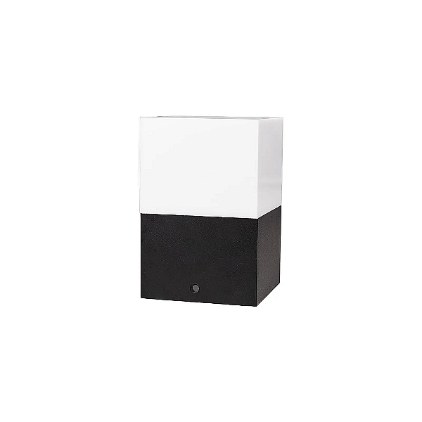 Mini Poste Balizador 205 para Jardim com Led 5,5W 3000K 11,5cm Preto.