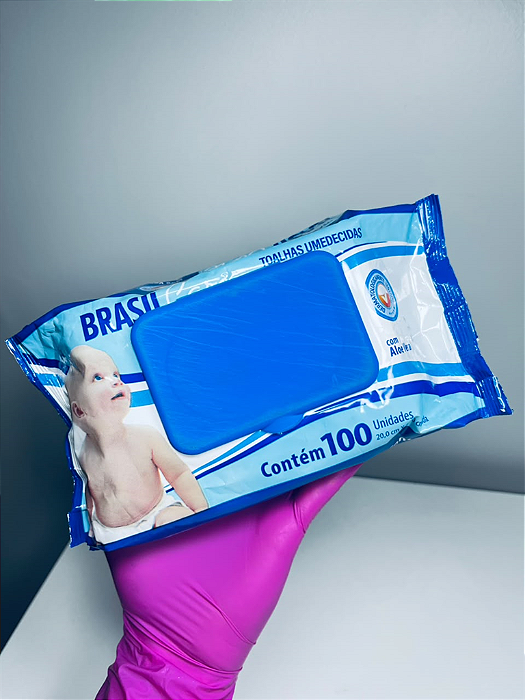 TOALHA UMEDECIDA BEBE COM TAMPA C/100 UNIDADES BRASIL CARE