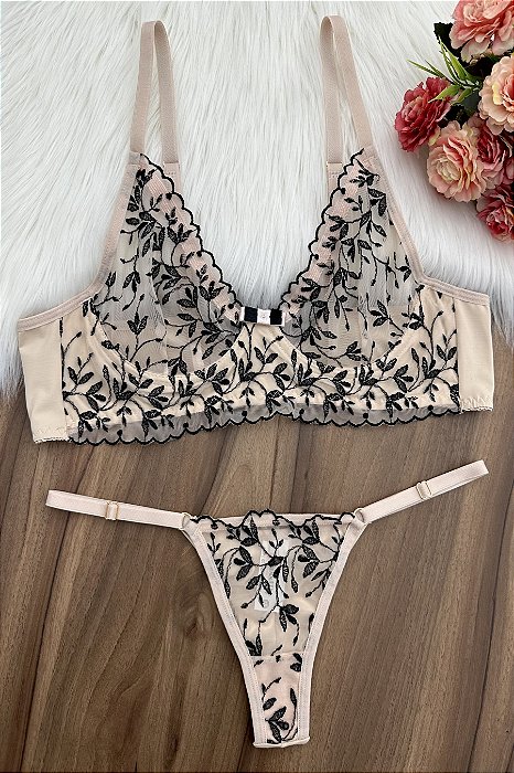 CONJUNTO EM TULE BORDADO