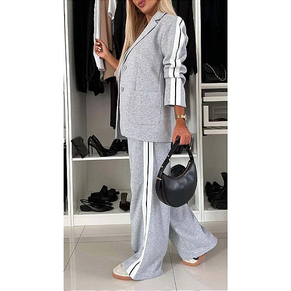 conjunto alfaiataria com listas laterais perfeito para unir elegancia e estilo.