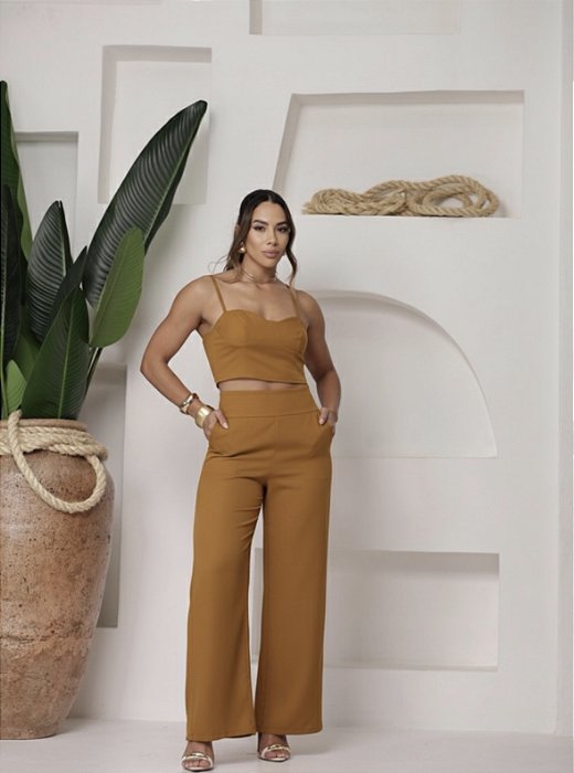 Conjunto Elegante de Blusa e Calça