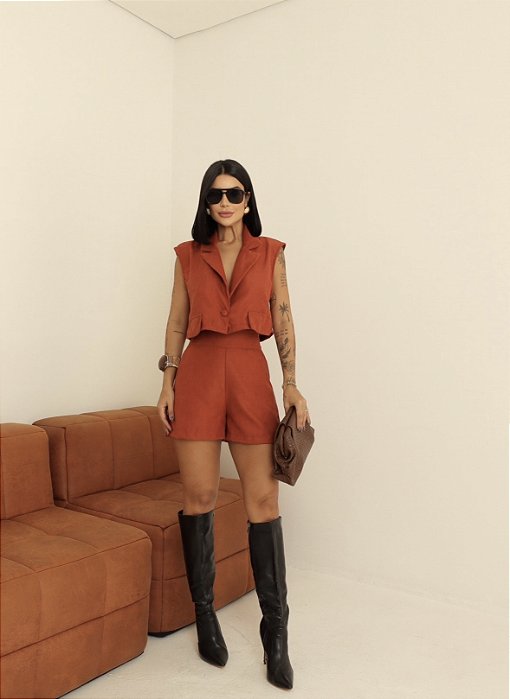 Conjunto Colete Cropped & Shorts Alfaiataria
