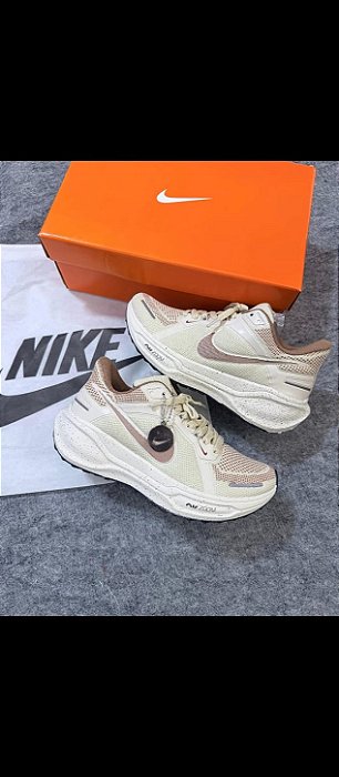 Nike Air Zoom Pegasus 41 Areia Caramelo