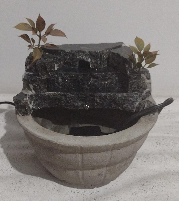 FONTE DE  ÁGUA FEITO A MÃO