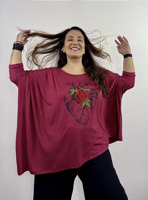 Blusa Assimétrica Coração Bordado - BORDÔ
