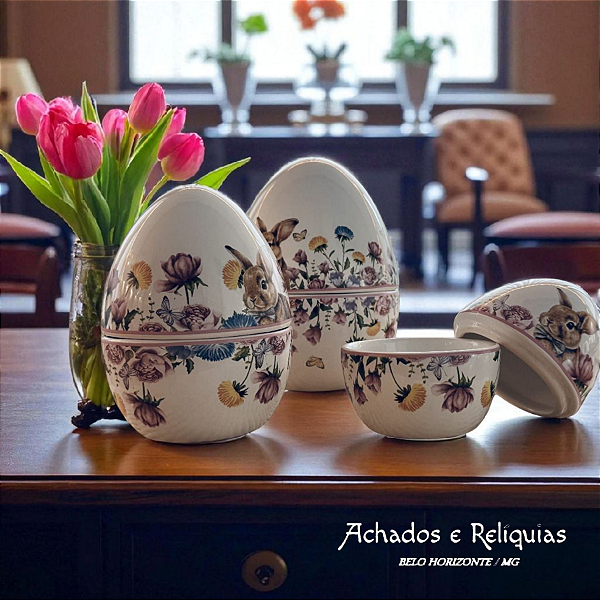 Potes decorativos para sala em forma de Lindos Ovos em cerâmica com coelhinhos e detalhes florais