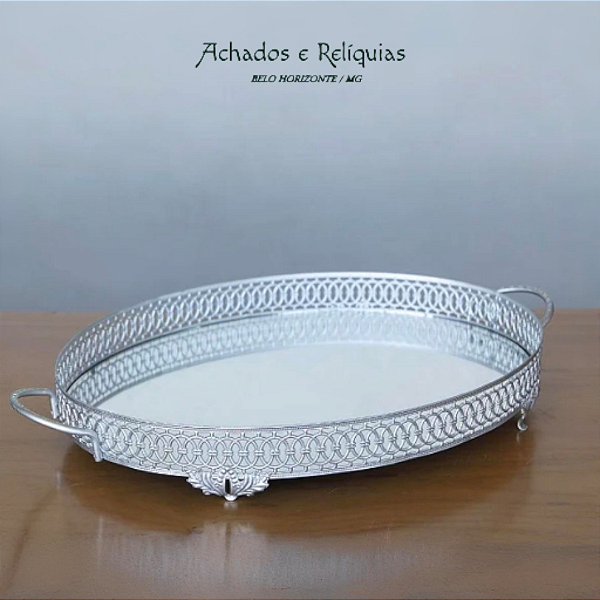 BANDEJAS ESPELHADAS OVAL DE METAL PRATA ZFLEX