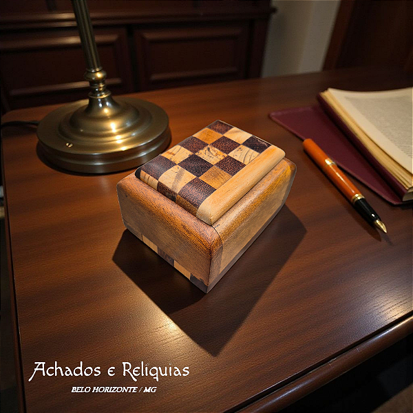 Caixa de Marchetaria Artesanal: Elegância em Miniatura