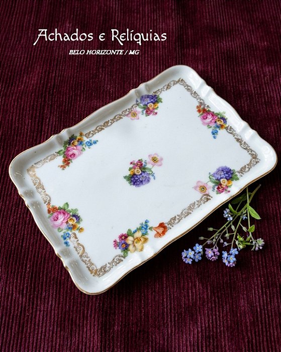 Bandeja em Porcelana Europeia Floral - Tradição e Poesia da Europa Central