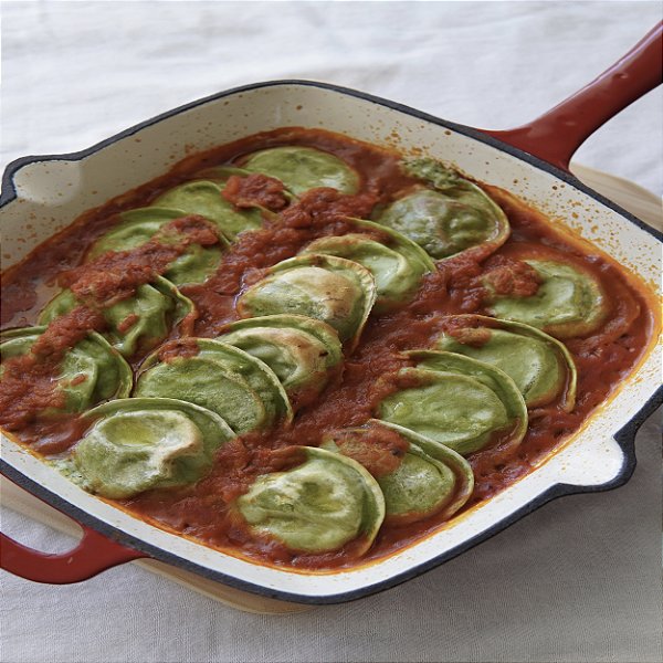 Sorrentino de Espinafre com Gorgonzola ao Molho Pomodoro