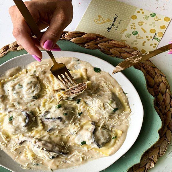 Ravioli Cremoso de Carne ao Molho Bechamel