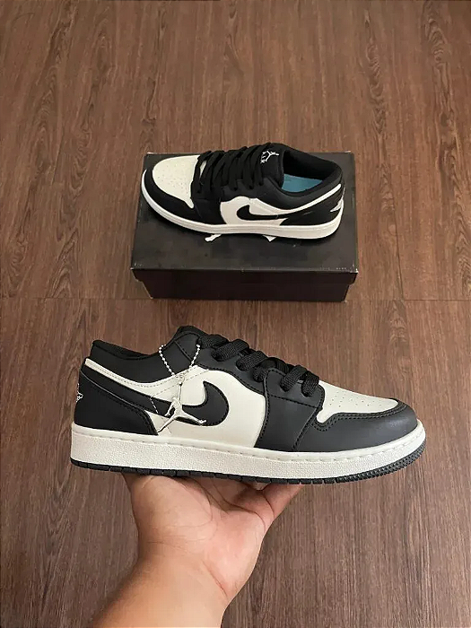 Tênis Air Jordan 1 Low