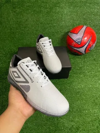 Chuteira UMBRO SOCIETY
