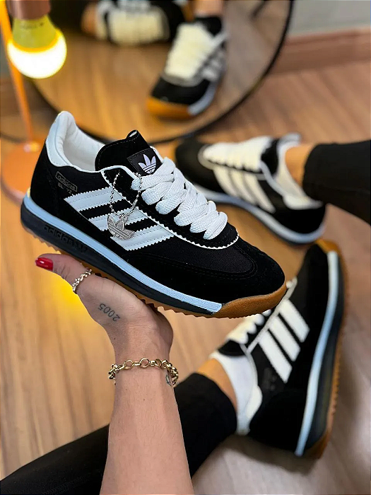 Tênis Adidas SL72
