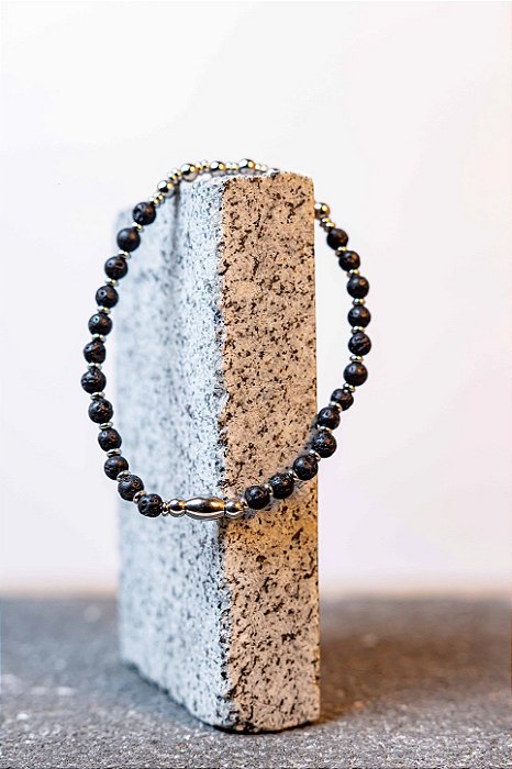 Pulseira vulcânica com aço