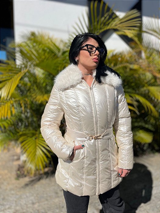 Casaco Patricia Azz Gola Pelúcia Bege Tamanho 38