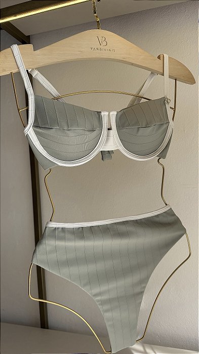 Top 093 aro com bojo removível + calcinha hot pants Malibu