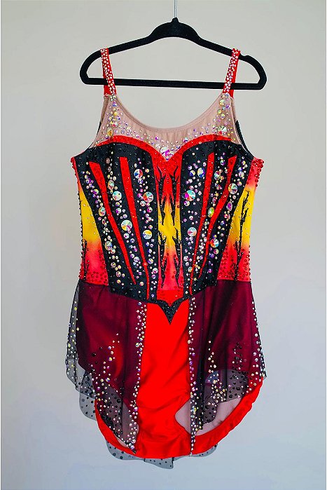 Collant de Competição Vermelho e Preto com Cristais – Ginástica Rítmica | Lieko Ateliê