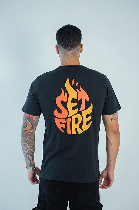 CAMISETA BÁSICA COM SILK - PRETO CAMISETA MASCULINA