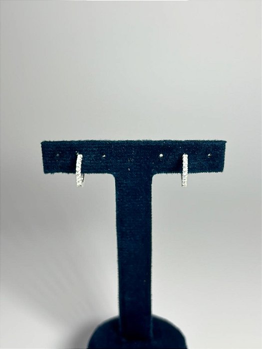 Argola Minimalista cravejada 12mm