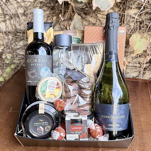 Cesta Presente com Espumante Brut, Vinho Tinto Seco e Seleção Gourmet