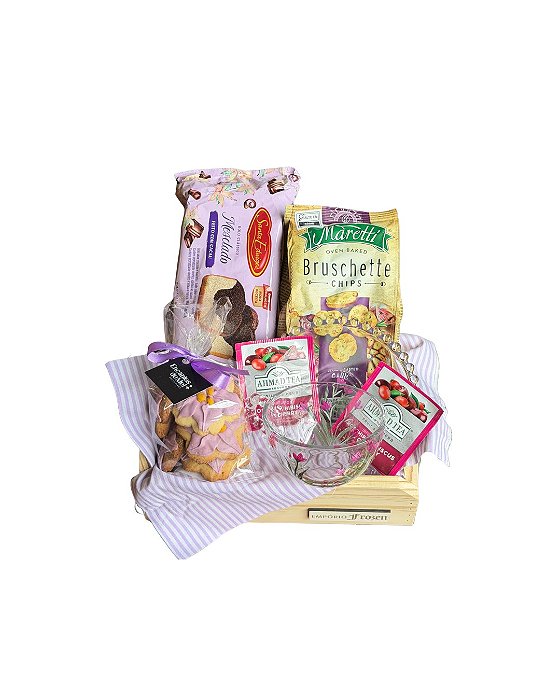 Cesta Presente com Xícara Pintada à Mão e Kit Chá da Tarde