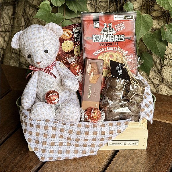 Cesta Saída de Maternidade Gourmet com Ursinho, Chocolates e Snacks Premium