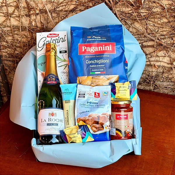 Cesta Presente Gourmet com Espumante, Massa Italiana e Molho Especial