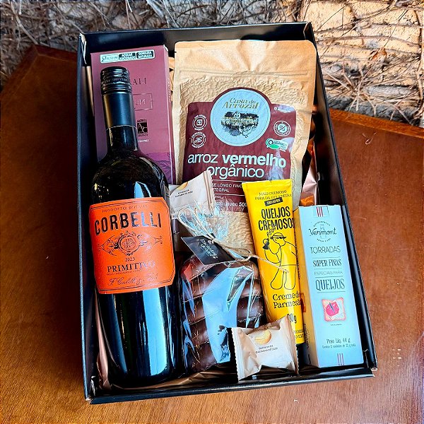 Cesta Gourmet com Vinho e Delícias Especiais