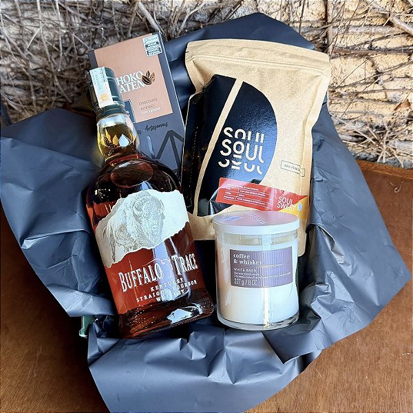 Cesta Premium com Bourbon, Café Especial e Vela Aromática