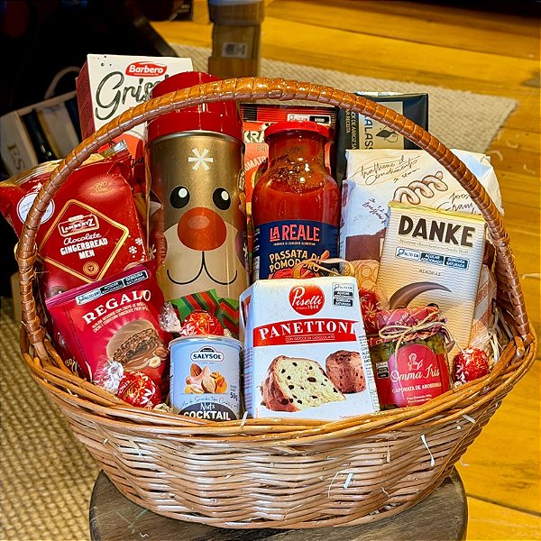 Cesta de Natal Gourmet com Massa, Molho e Panetone Italiano