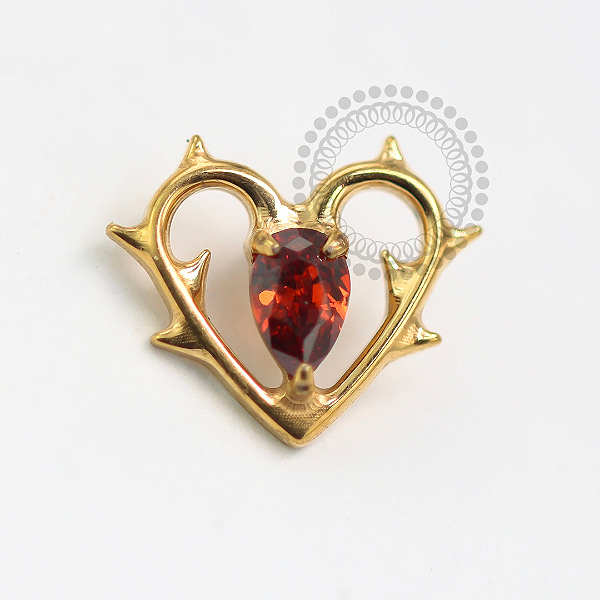 TN1586 Topo Coração de Fogo CZ Garnet Titânio PVD Gold