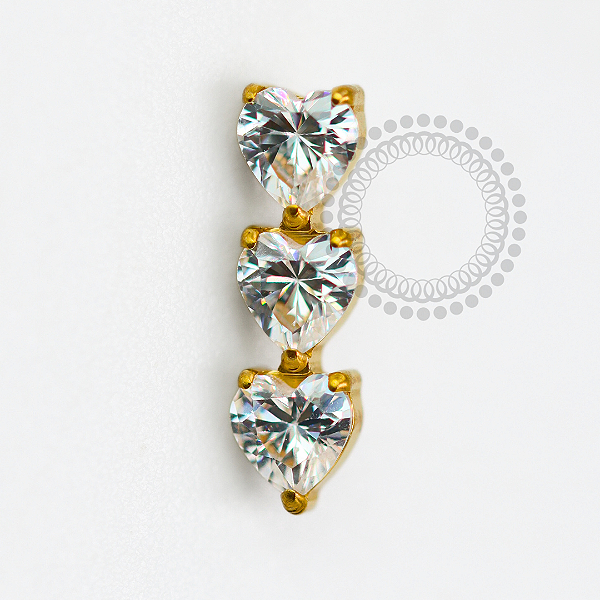 TN1603 Topo Cluster 3 Corações CZ Titânio PVD Gold