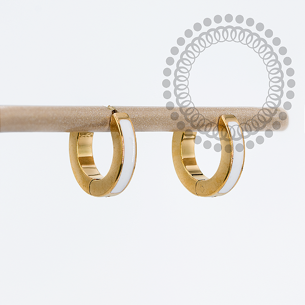 TN1762 Brinco Argola Resinada Titânio PVD Gold