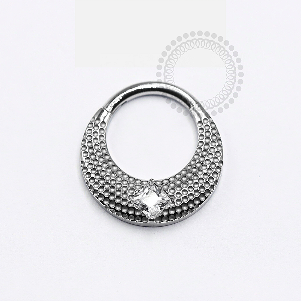 TN1244 Segmento Texturizado Frontal CZ Central Titânio ASTM F136