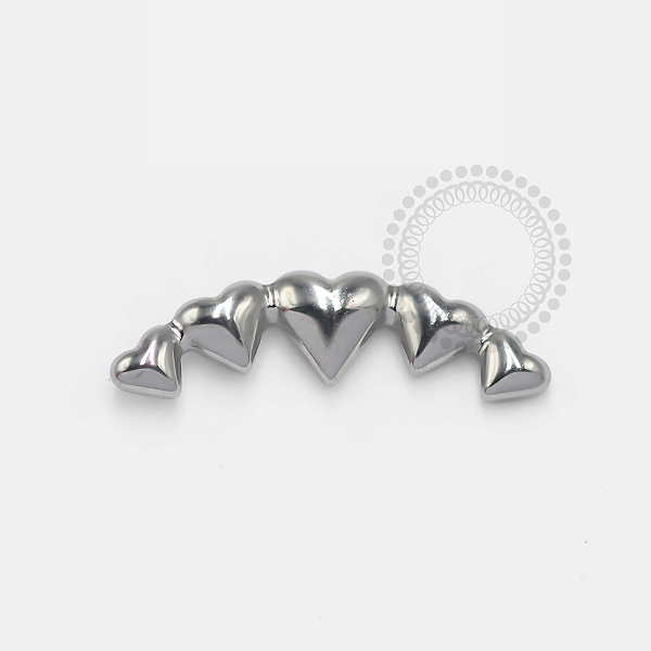 TN1276 Topo Cluster Corações Chapa Titânio ASTM F-136