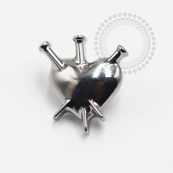 TN1366 Topo Coração de Espadas Titânio ASTM F-136