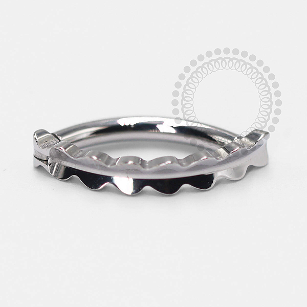 TN1419 Navel Belly Clicker Corações Titânio ASTM F-136