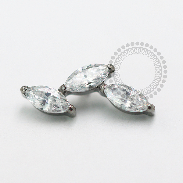 TN1567 Topo Cluster Navetes CZ Titânio ASTM F-136