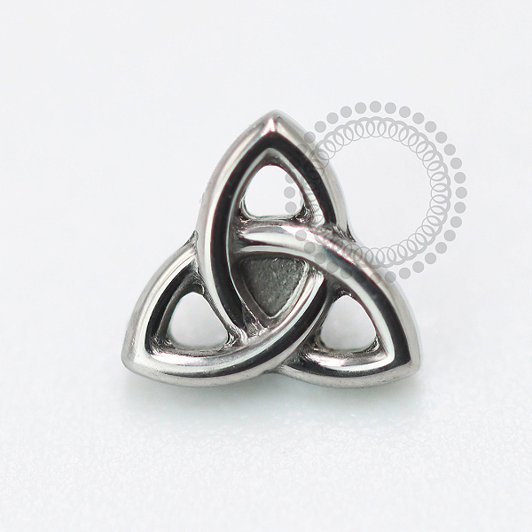 TN1624 Topo Triskelion Titânio ASTM F136