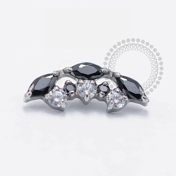 TN1649 Topo Cluster 3 Navetes Black CZ Titanio ASTM F136