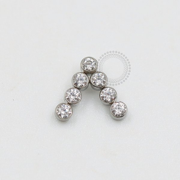 TN222 Topo V 7 Pedras CZ Titânio ASTM F136