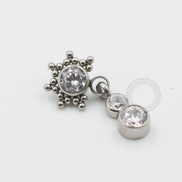 TN488 Topo Pendulo CZ e Esfera Pingente Titânio ASTM F136