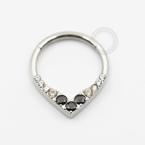 TN616 Segmento Frontal V Cravejado Titânio ASTM F136