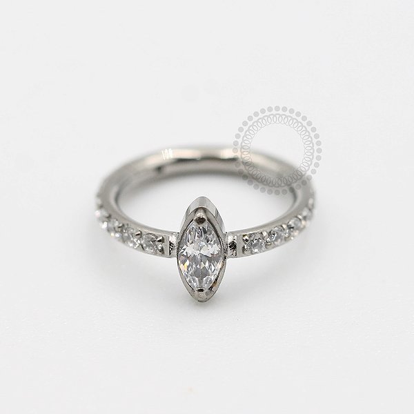 TN65 Segmento Cravejado Brilhante Navete Titânio ASTM F136