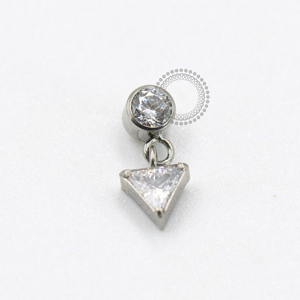 TN725 Topo Zirconia Pingente Triangular CZ  Titânio ASTM F136