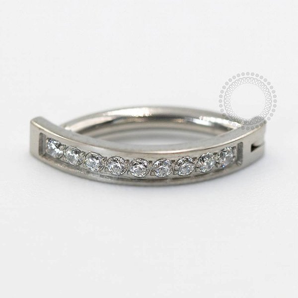 TN728 Navel Belly Clicker Cravejado Titânio ASTM F136