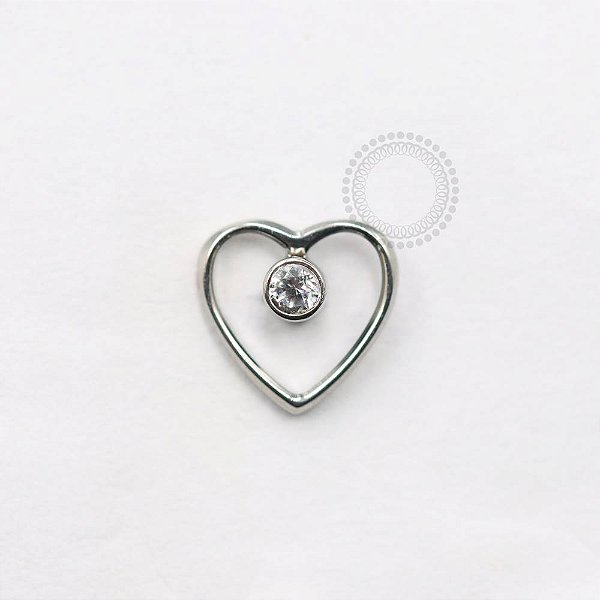 TN877 Topo Coração Vazado 1 CZ Titânio ASTM F136