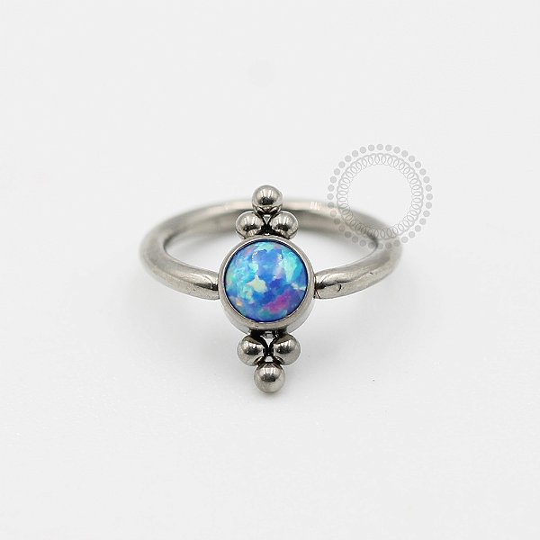 TN439 Captive Opala Sintética Esferas Titânio  (OUTLET)