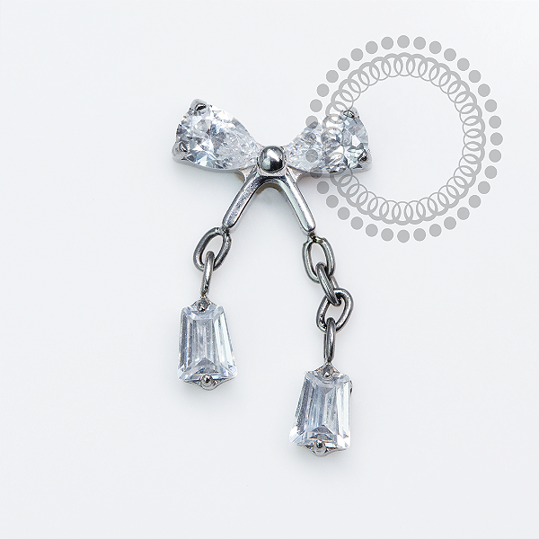 TN2051 Topo Laço Delicado CZ Titânio ASTM f136